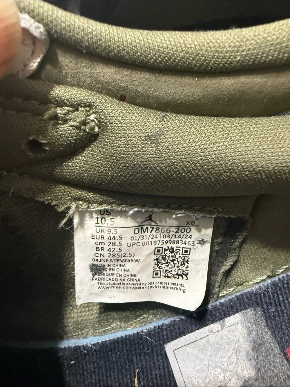 Travis Scott x Air Jordan 1 Low OG SP médium olive and white-  Low-Top Sneakers